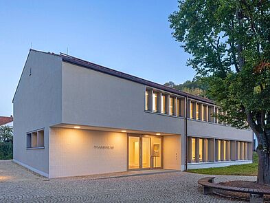 Pfarr- und Jugendheim Bad Abbach | © Herbert Stolz Außenansicht Pfarr- und Jugendheim Bad Abbach
